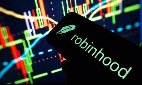 Robinhood Considers First Sale of Credit Card Receivables-Backed Bonds