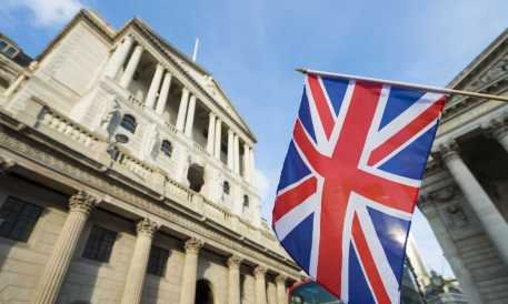 UK Banking Glitches Raise Concerns for Fintech Resilience