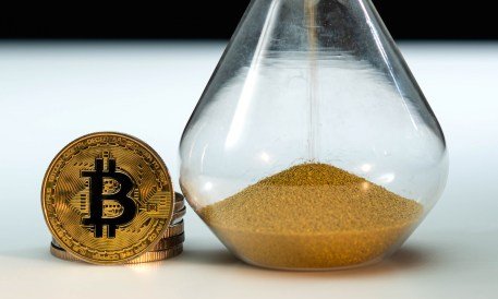 Congress on the Brink of Defining Crypto Regulation Amid Political Headwinds