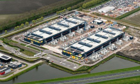 Electricians Cash In as Data Center Construction Booms Amid Labor Shortage