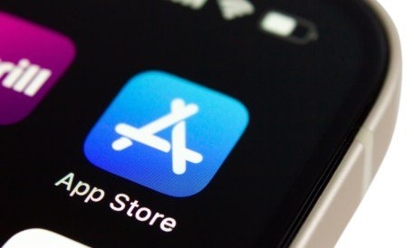 Apple Prepares AI Shopping Assistant for App Store Amid Retail Shift