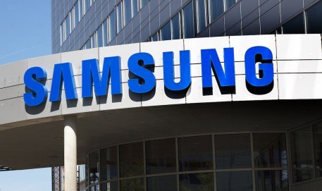 Samsung Eyes U.S. Listing Amid AI Demand and Market Dynamics