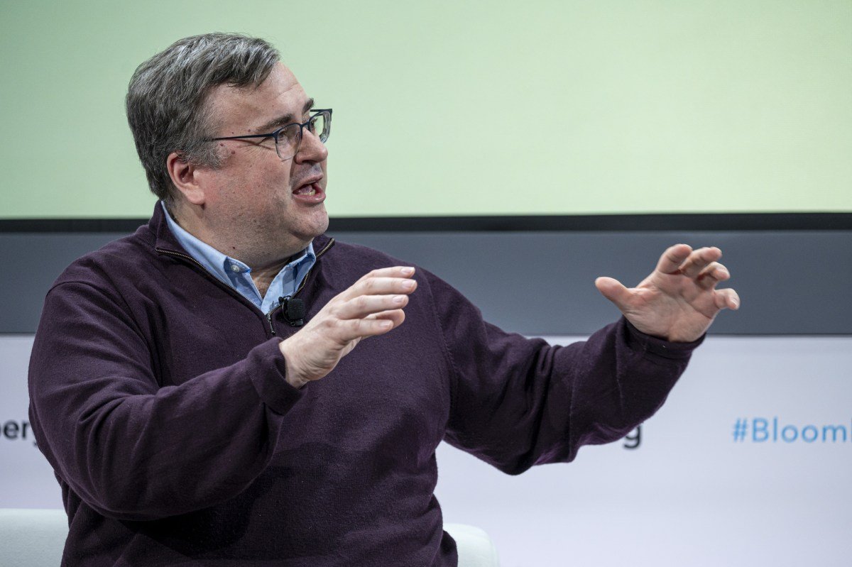 Reid Hoffman Exits Microsoft Board to Propel AI Drug Discovery with Manas