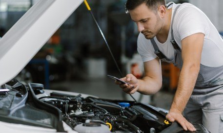 AI Revolutionizes Blue-Collar Work, Enhancing Productivity and Wages