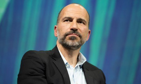 Uber's Khosrowshahi Exits Grab Board, Market Reacts Amid Strategic Shift