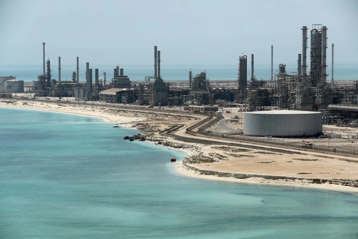 Tragic Helicopter Crash Claims 14 Lives in Saudi Aramco Incident